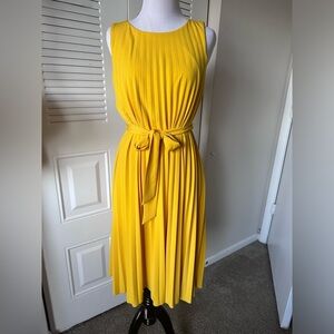 Tahari Beautiful Dress for women’s size Small